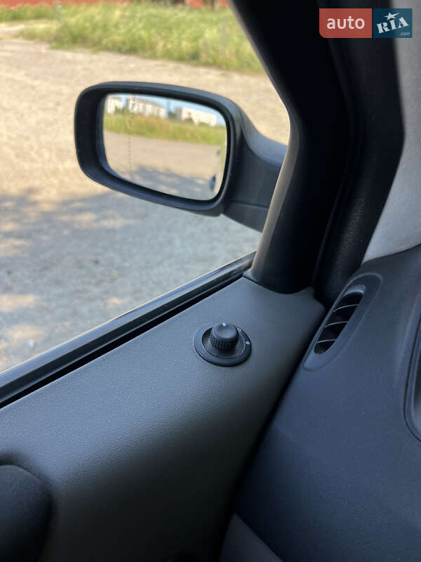Мінівен Renault Scenic 2005 в Коломиї фото 9 Мінівен Renault Scenic 2005 в Коломиї