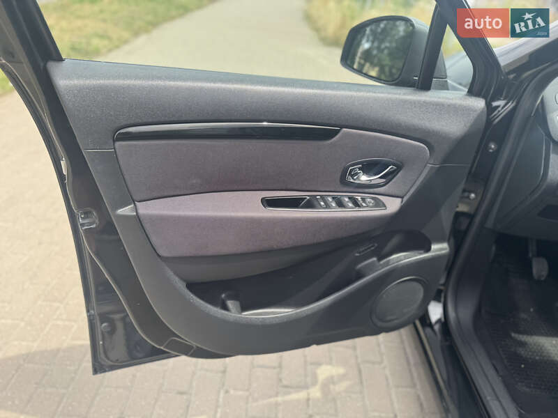 Минивэн Renault Scenic 2012 в Ровно