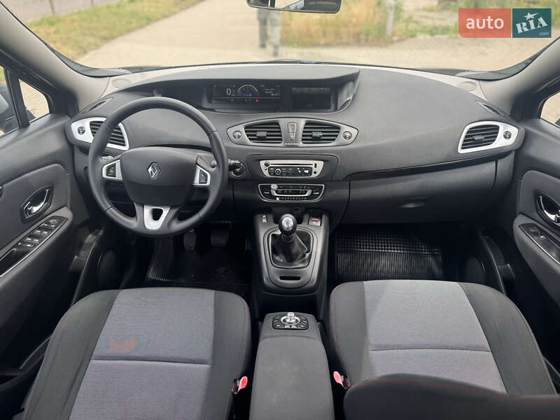 Минивэн Renault Scenic 2012 в Ровно