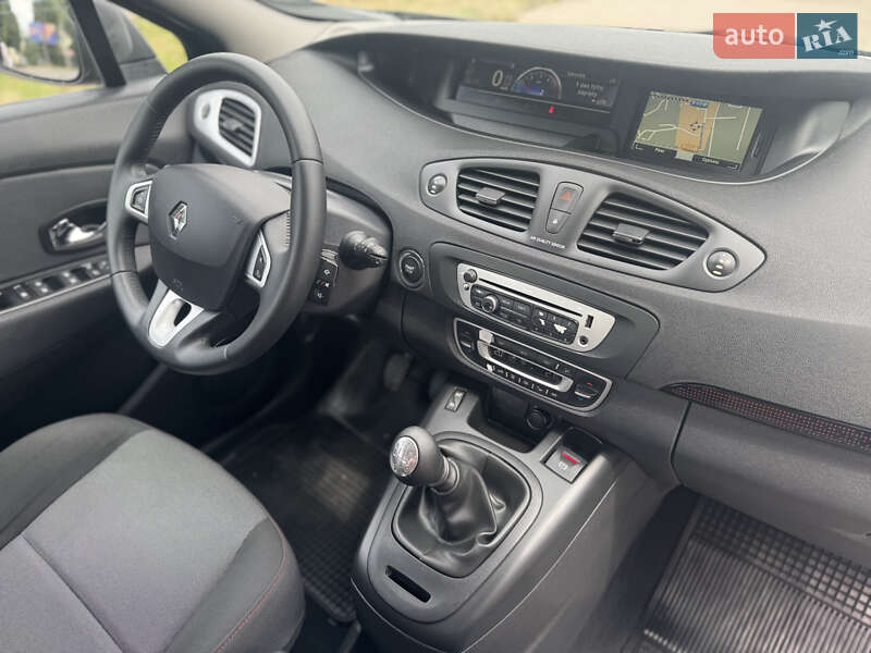 Минивэн Renault Scenic 2012 в Ровно