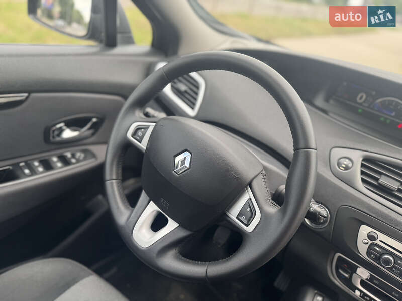 Минивэн Renault Scenic 2012 в Ровно