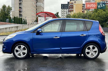 Минивэн Renault Scenic 2010 в 