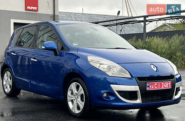 Минивэн Renault Scenic 2010 в 