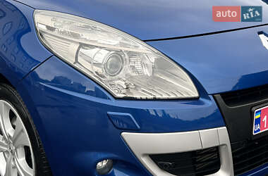 Минивэн Renault Scenic 2010 в 