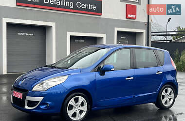 Минивэн Renault Scenic 2010 в 