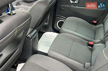 Минивэн Renault Scenic 2010 в 