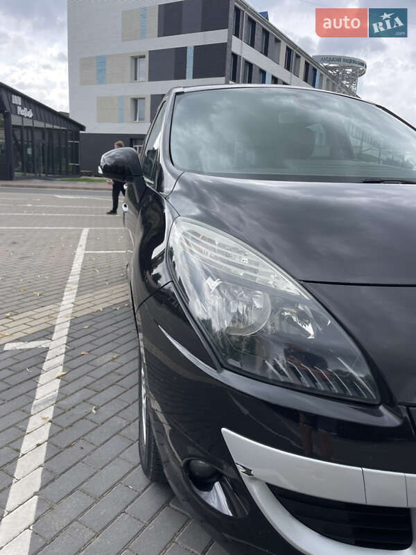Минивэн Renault Scenic 2009 в Луцке
