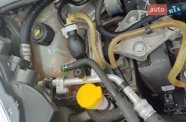 Минивэн Renault Scenic 2010 в 