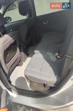 Минивэн Renault Scenic 2010 в 