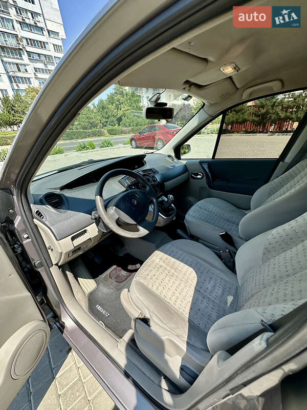Минивэн Renault Scenic 2004 в Черноморске