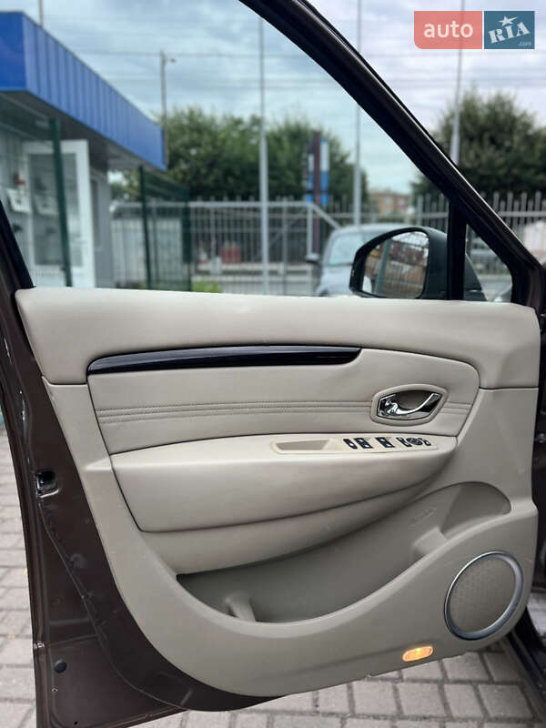 Минивэн Renault Scenic 2011 в Староконстантинове