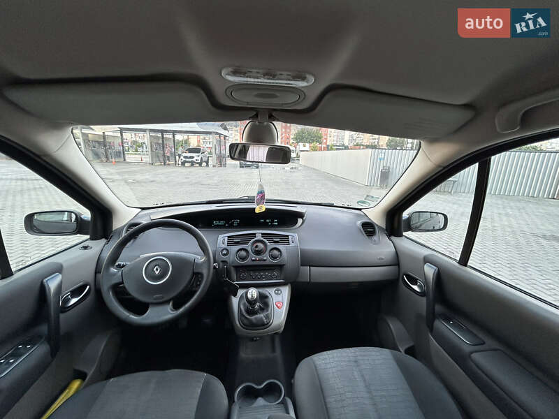 Минивэн Renault Scenic 2006 в Александрие