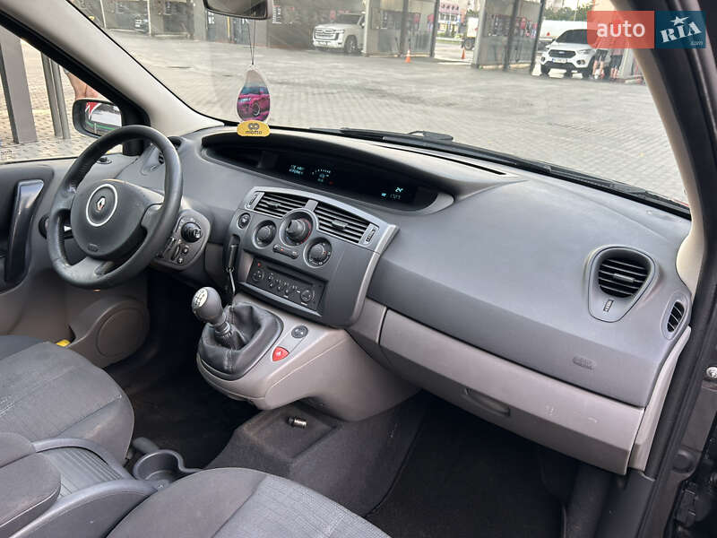 Минивэн Renault Scenic 2006 в Александрие