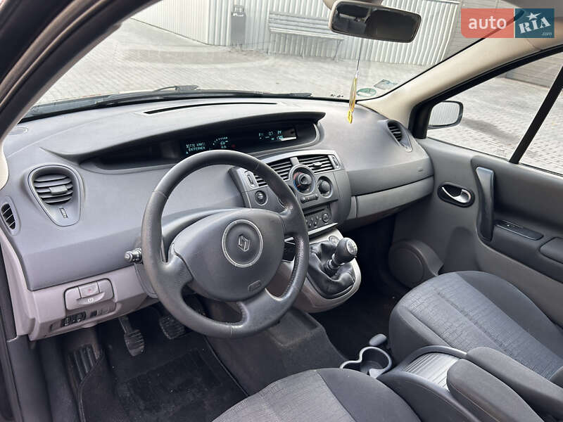 Минивэн Renault Scenic 2006 в Александрие