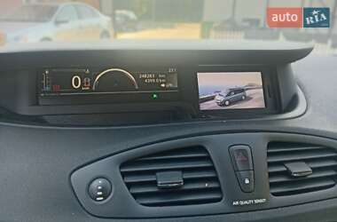 Минивэн Renault Scenic 2012 в 