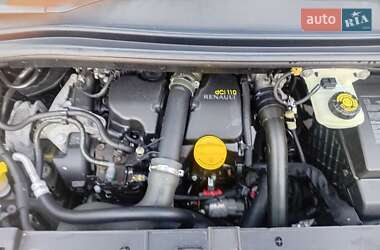 Минивэн Renault Scenic 2012 в 