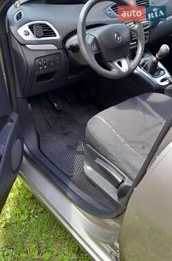 Минивэн Renault Scenic 2011 в 