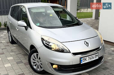 Минивэн Renault Scenic 2012 в 