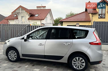 Минивэн Renault Scenic 2012 в 