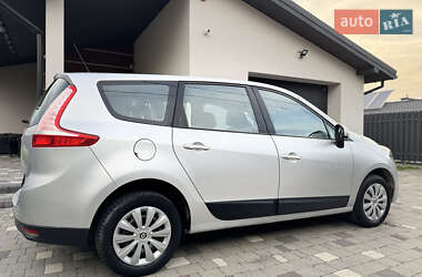 Минивэн Renault Scenic 2012 в 