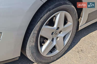 Минивэн Renault Scenic 2012 в 