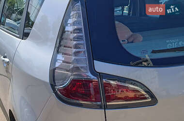 Минивэн Renault Scenic 2012 в 