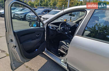 Минивэн Renault Scenic 2012 в 