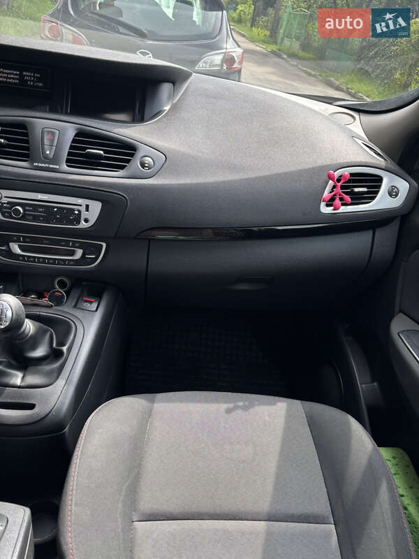 Минивэн Renault Scenic 2012 в Новояворовске