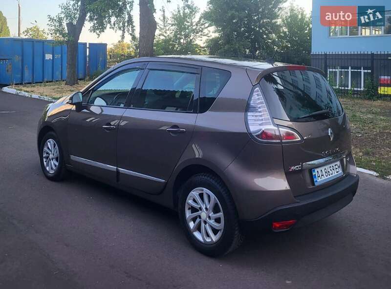 Минивэн Renault Scenic 2014 в Киеве
