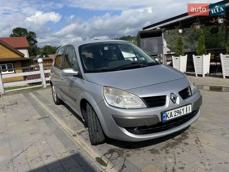 Минивэн Renault Scenic 2006 в Рахове