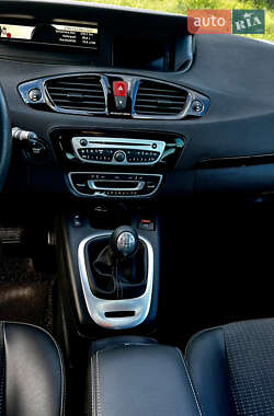 Минивэн Renault Scenic 2011 в 