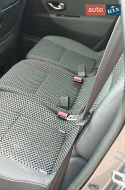 Минивэн Renault Scenic 2012 в 