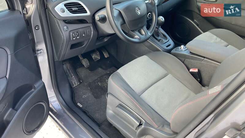 Мінівен Renault Scenic 2013 в Києві