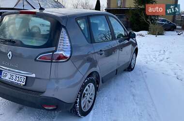 Минивэн Renault Scenic 2013 в 