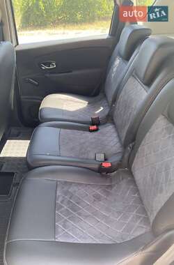 Минивэн Renault Scenic 2014 в 