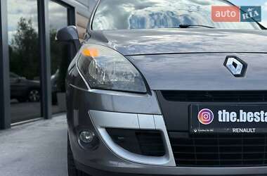Минивэн Renault Scenic 2010 в 
