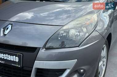 Минивэн Renault Scenic 2010 в 