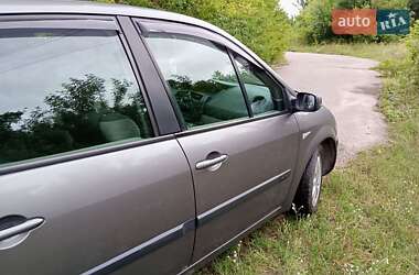 Минивэн Renault Scenic 2004 в 