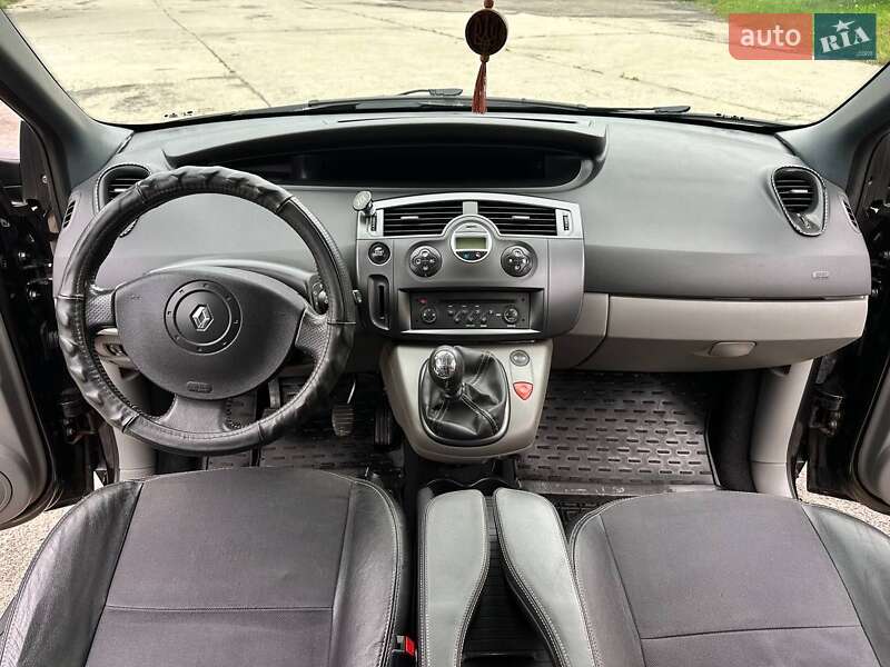 Минивэн Renault Scenic 2006 в Вараше