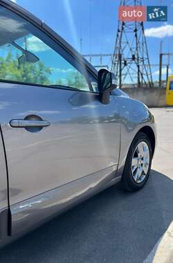 Минивэн Renault Scenic 2011 в 