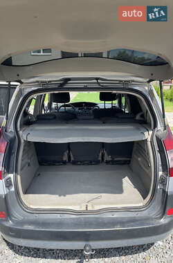 Минивэн Renault Scenic 2004 в 