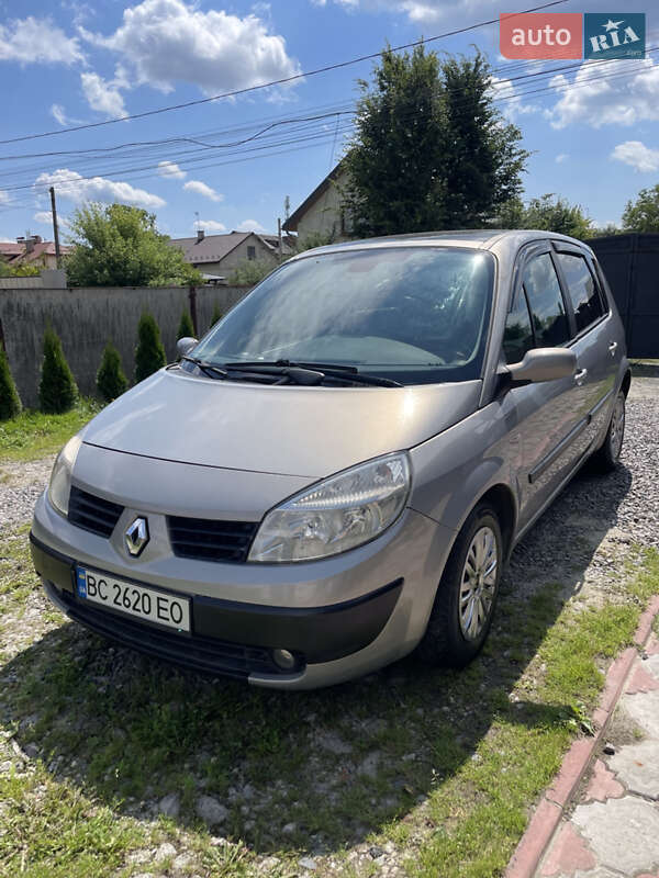 Минивэн Renault Scenic 2004 в 