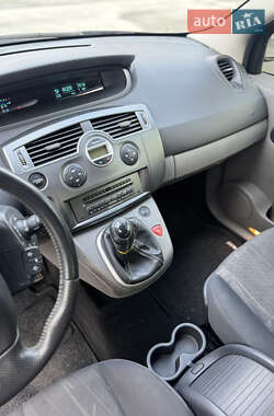 Минивэн Renault Scenic 2005 в 
