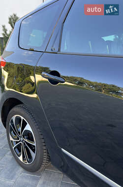 Минивэн Renault Scenic 2014 в 