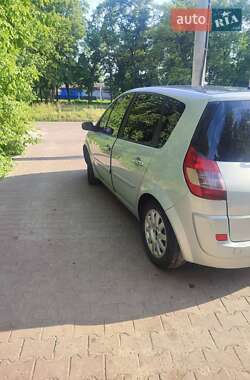 Минивэн Renault Scenic 2004 в 