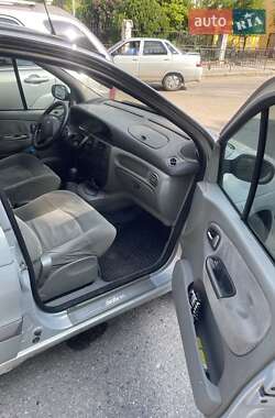 Минивэн Renault Scenic 2003 в 