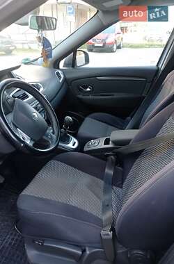 Минивэн Renault Scenic 2010 в 