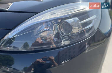 Минивэн Renault Scenic 2013 в 
