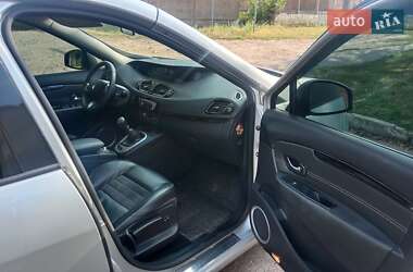 Минивэн Renault Scenic 2011 в 