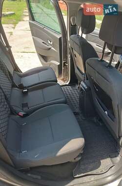 Минивэн Renault Scenic 2011 в 